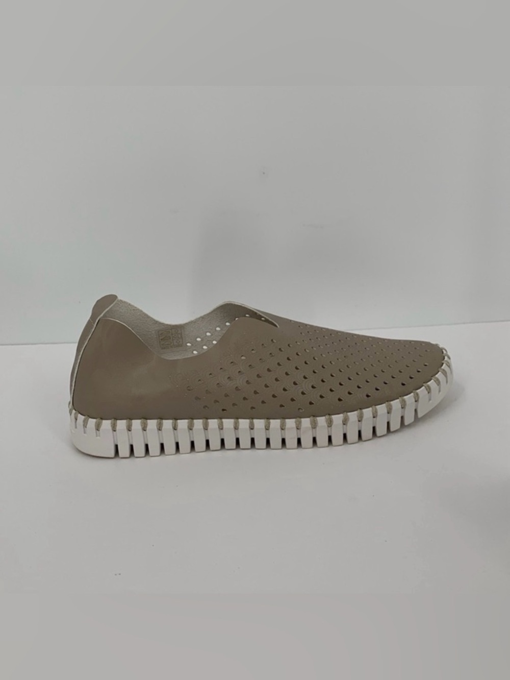 Ilse Jacobsen Tulip slip-on women flat sneaker shoe perforated tan sand 38 8